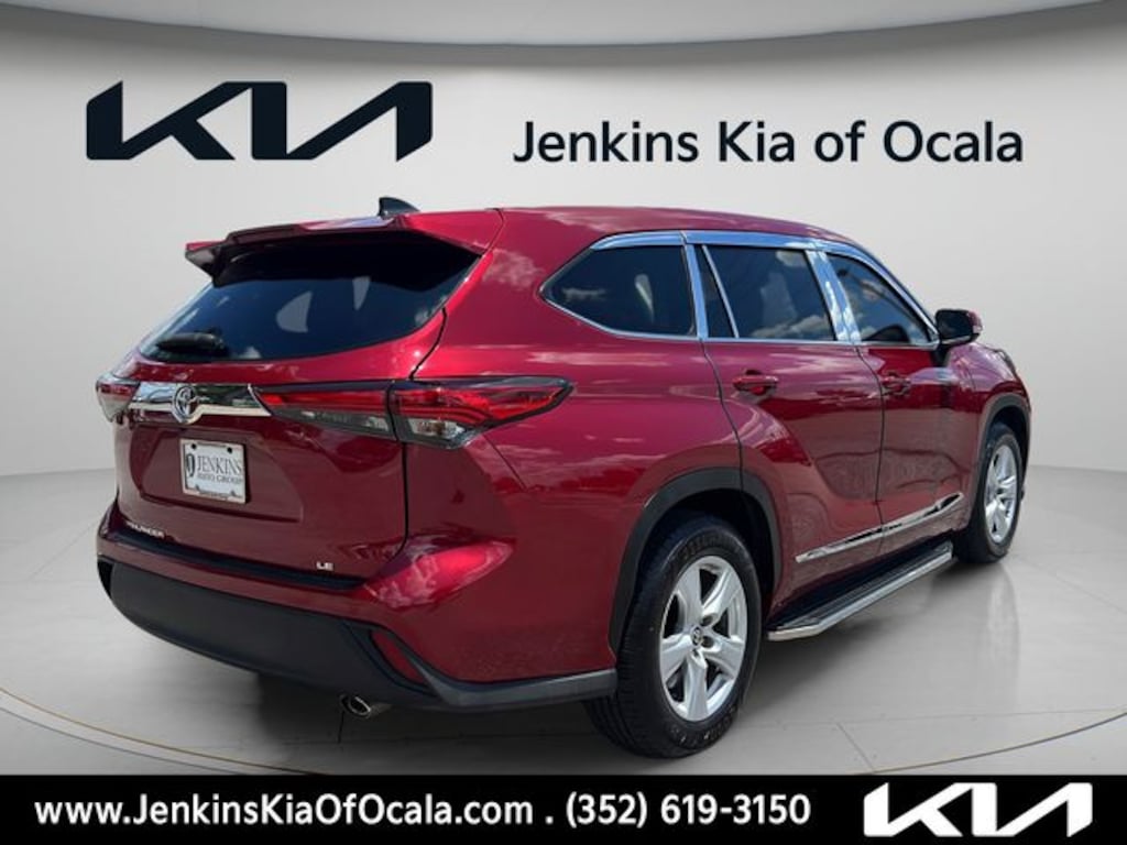 Used 2022 Toyota Highlander LE SUV