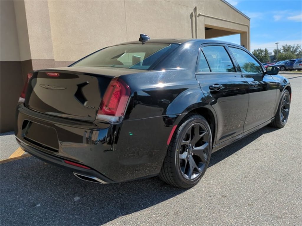 Used 2022 Chrysler 300 Touring L Sedan