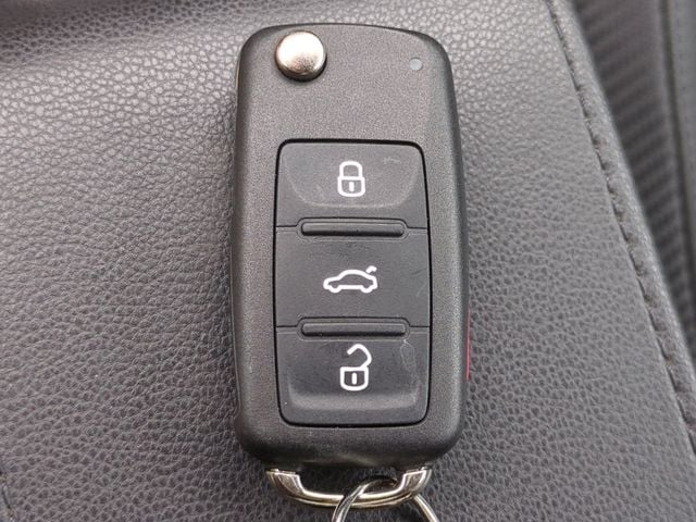 2013 Volkswagen Beetle 2.5 - Photo 30