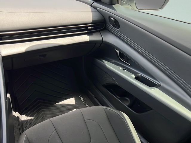 2025 Hyundai Elantra SEL - Photo 18