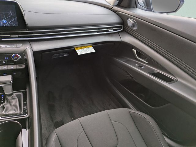 2025 Hyundai Elantra SEL - Photo 15