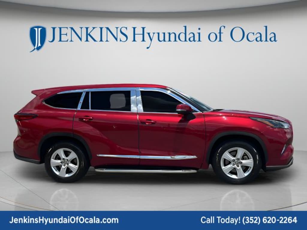 Used 2022 Toyota Highlander LE SUV