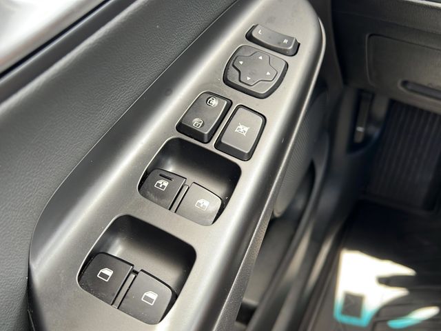 2023 Hyundai Kona Limited - Photo 26