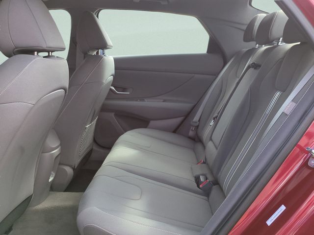 2025 Hyundai Elantra SEL - Photo 10