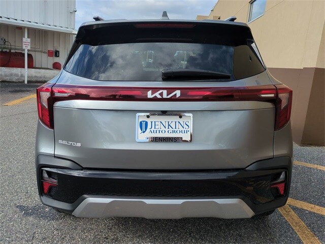 2025 Kia Seltos S photo 3