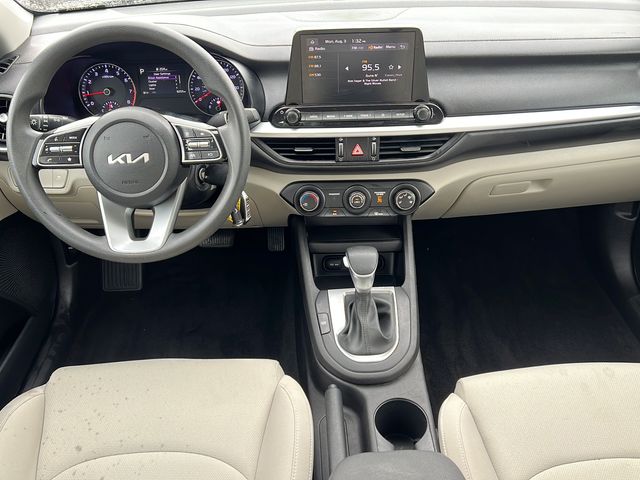 2023 Kia Forte LXS - Photo 11