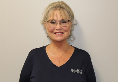 Staff member Carolyn Davis from ID_007941e18db0