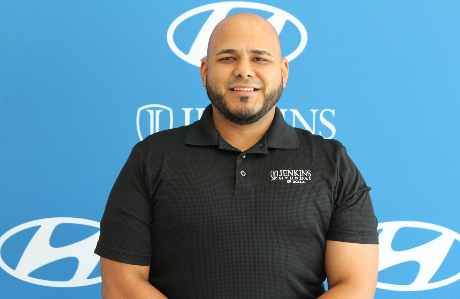 Staff member Jose Diaz from ID_007941e18db0