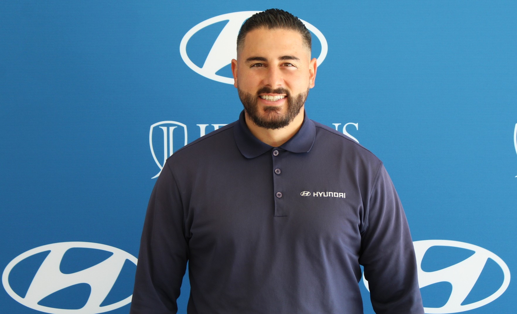 Staff member Nico Avila from ID_007941e18db0