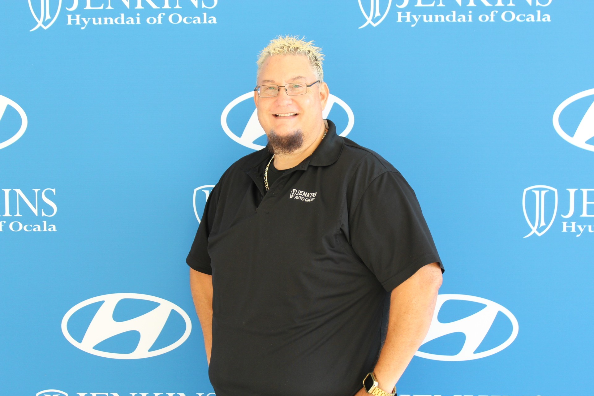 Staff member Robert Smith from ID_4dd903e4916d