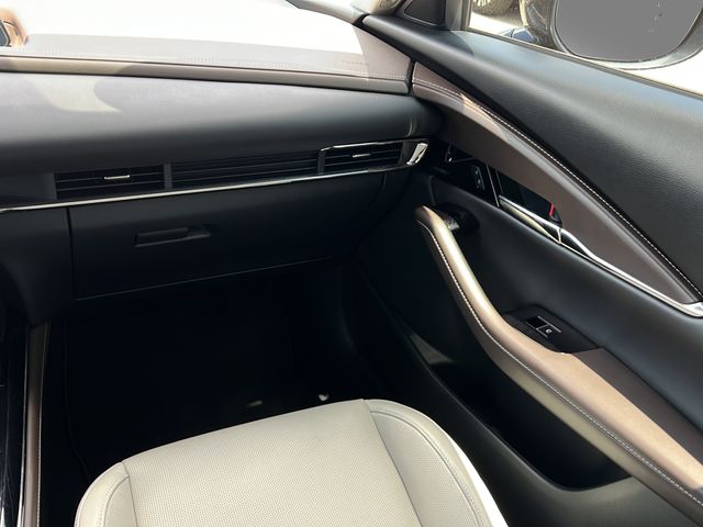 2024 Mazda CX-30 Premium - Photo 18