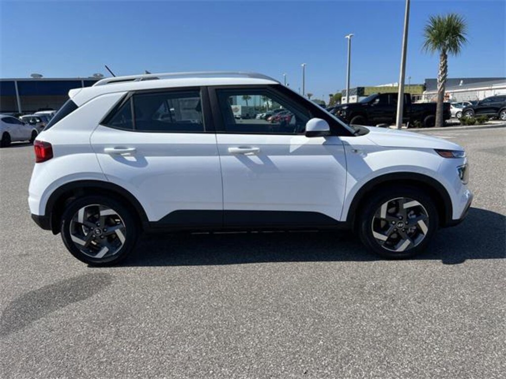 New 2025 Hyundai Venue SEL SUV
