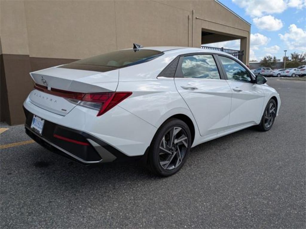 New 2025 Hyundai Elantra Hybrid Limited Sedan