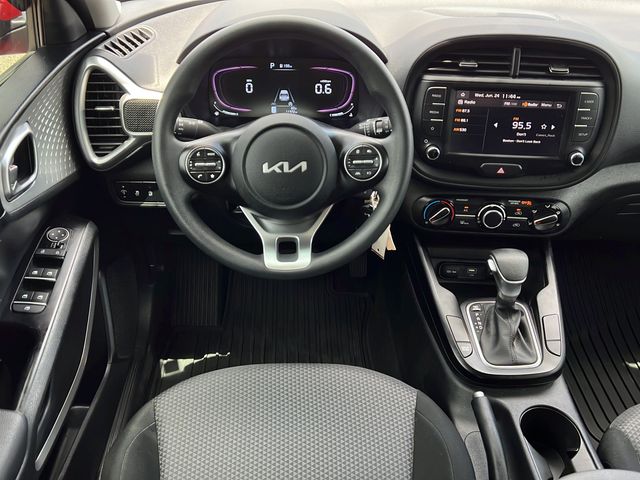 2023 Kia Soul LX - Photo 14