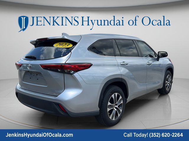 2023 Toyota Highlander XLE - Photo 3