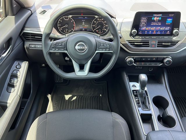 2025 Nissan Altima SV - Photo 13