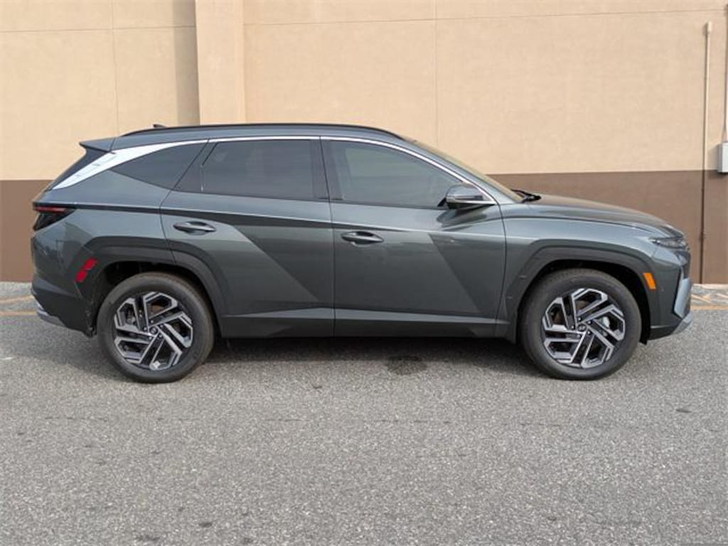 New 2025 Hyundai Tucson Hybrid Limited SUV