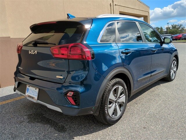 2022 Kia Niro LX photo 3