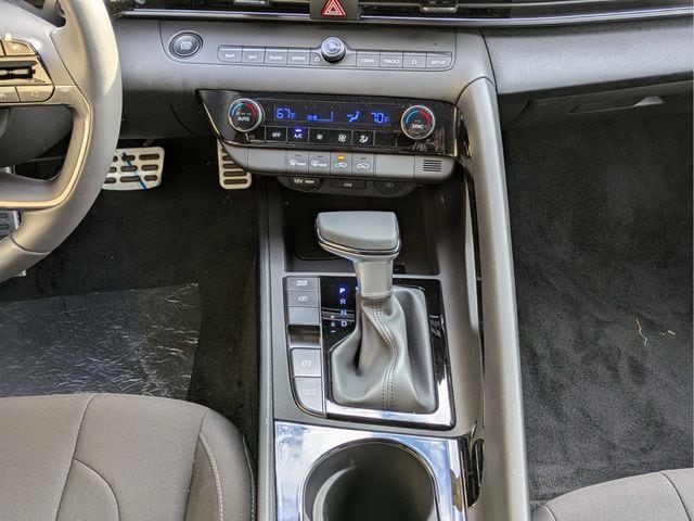 2025 Hyundai Elantra Blue - Photo 21