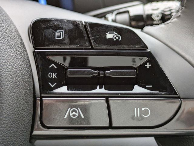 2025 Hyundai Elantra SEL - Photo 26