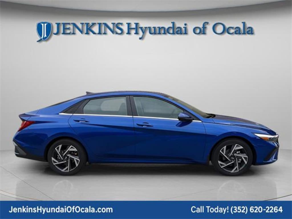 New 2025 Hyundai Elantra Limited Sedan