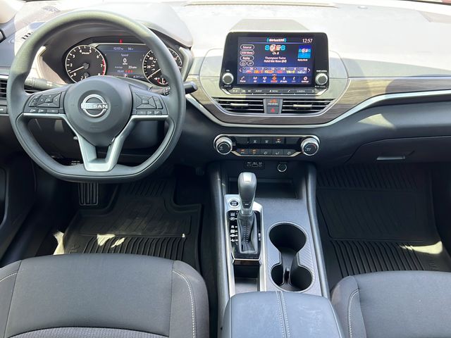 2025 Nissan Altima SV - Photo 11