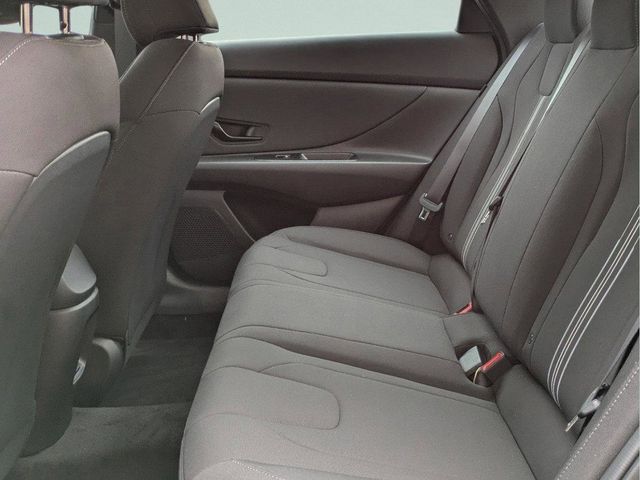 2025 Hyundai Elantra SEL - Photo 13