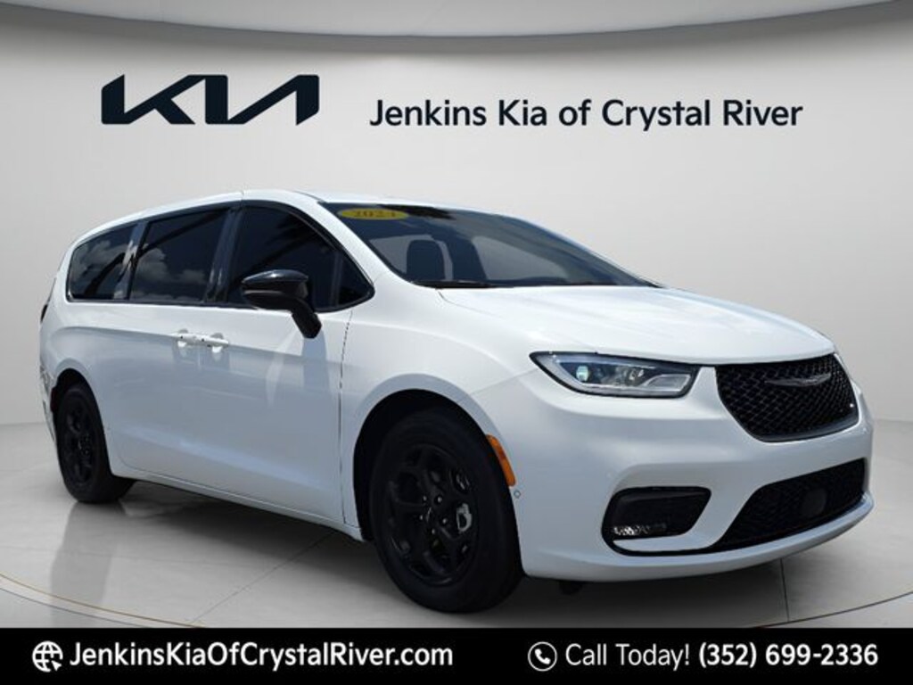 Used 2024 Chrysler Pacifica Plug-In Hybrid Select Van Passenger Van