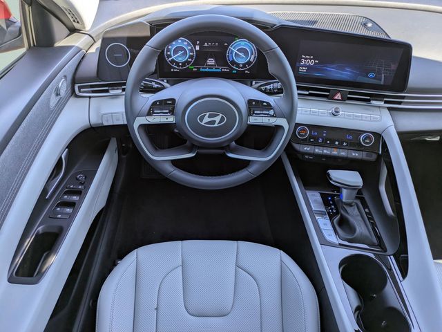 2025 Hyundai Elantra Limited - Photo 14