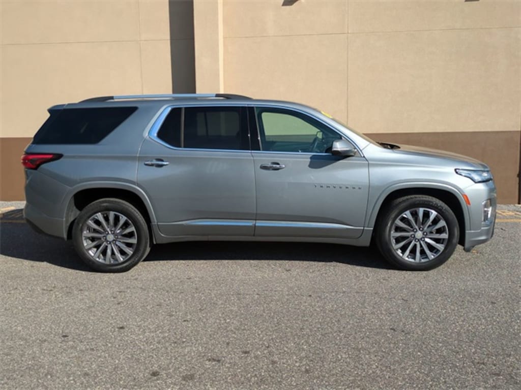 Used 2023 Chevrolet Traverse Premier SUV