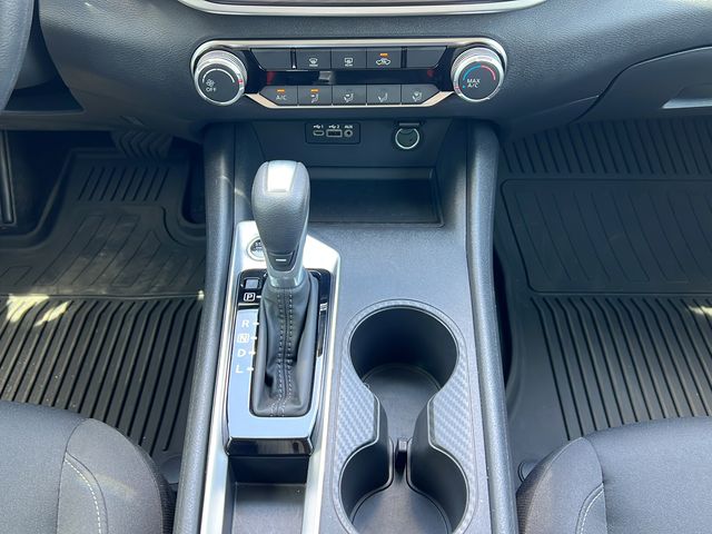 2025 Nissan Altima SV - Photo 17