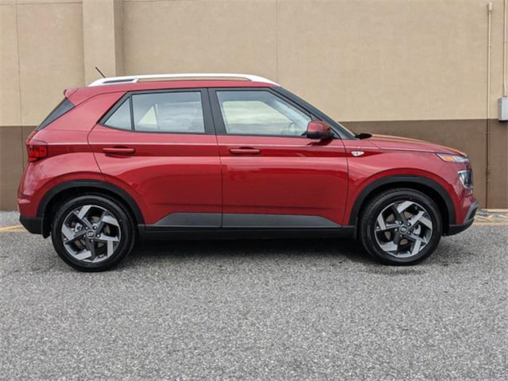 New 2025 Hyundai Venue SEL SUV