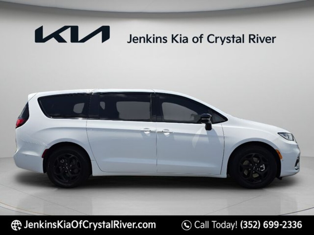 Used 2024 Chrysler Pacifica Plug-In Hybrid Select Van Passenger Van