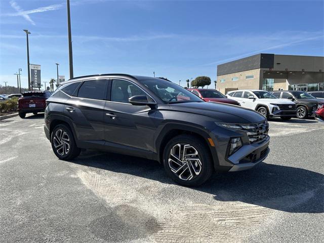 2025 Hyundai Tucson Hybrid Limited photo 2