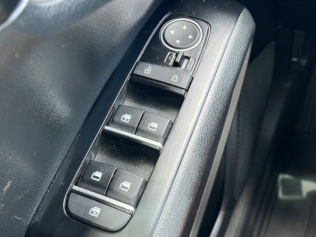 2023 Kia Soul LX - Photo 22