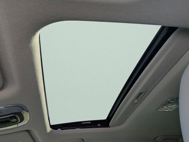 2025 Hyundai Elantra Limited - Photo 19