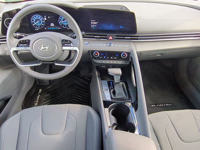 2025 Hyundai Elantra SEL - Photo 11