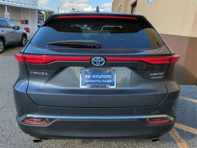 2021 Toyota Venza XLE photo 4