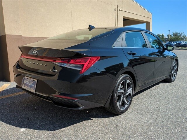 2023 Hyundai Elantra Limited photo 4