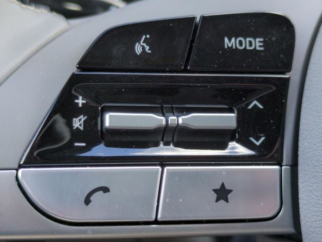 2025 Hyundai Elantra SEL - Photo 25
