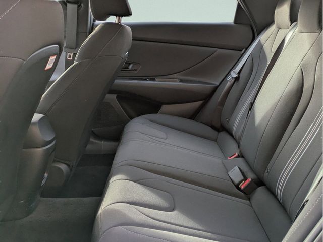 2025 Hyundai Elantra Blue - Photo 14