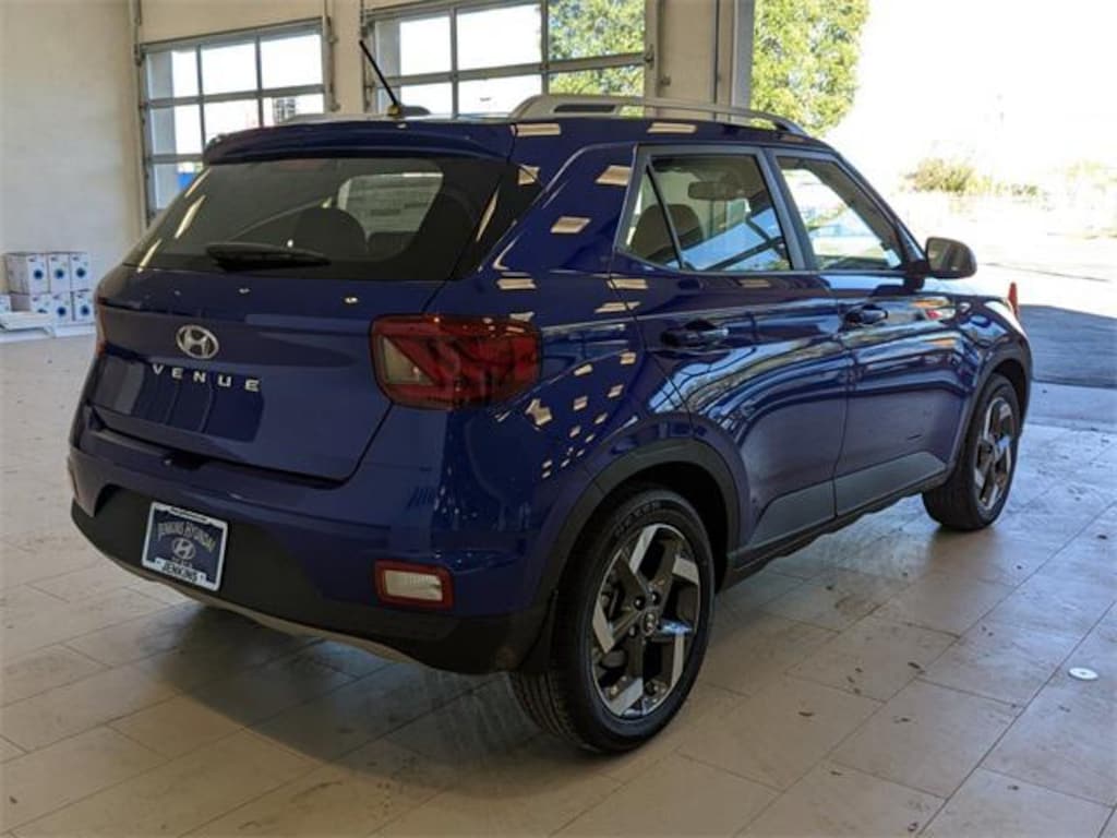 New 2025 Hyundai Venue Limited SUV