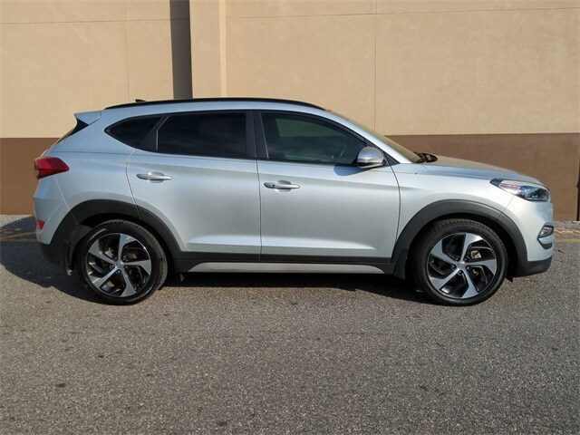 2018 Hyundai Tucson Value photo 3