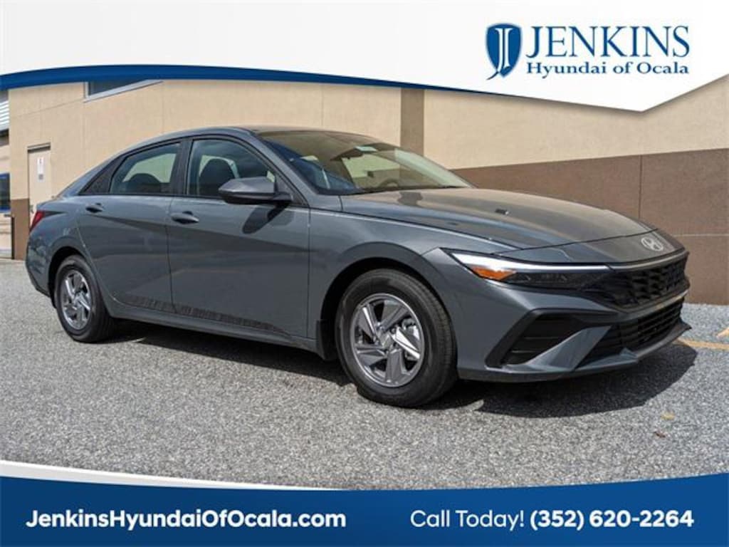 New 2025 Hyundai Elantra SE Sedan