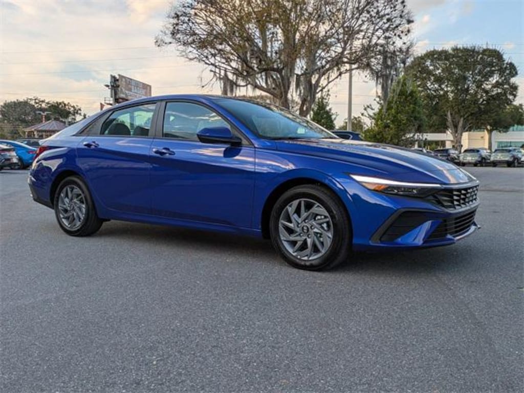 New 2026 Hyundai Elantra Hybrid Blue Sedan