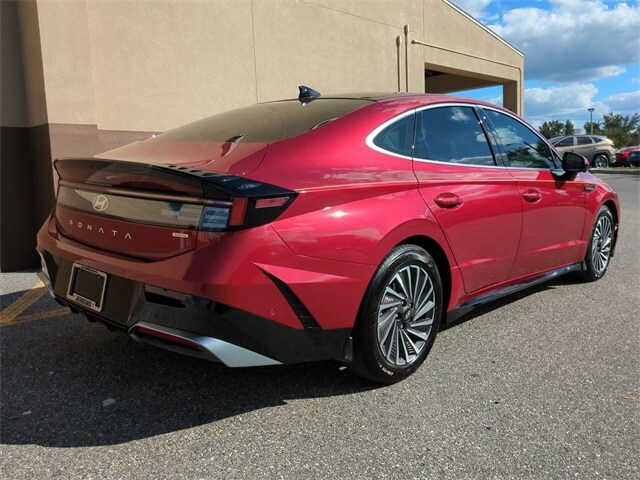 2025 Hyundai Sonata Hybrid Limited photo 3