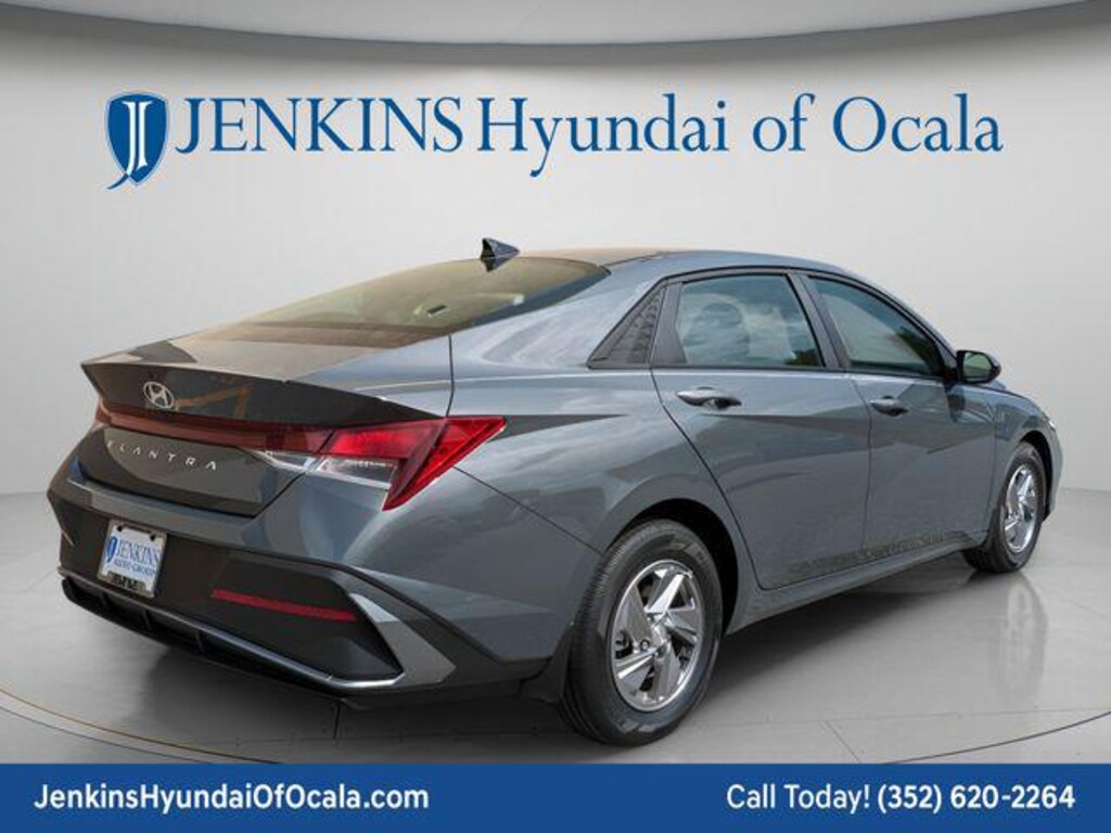 New 2026 Hyundai Elantra SE Sedan