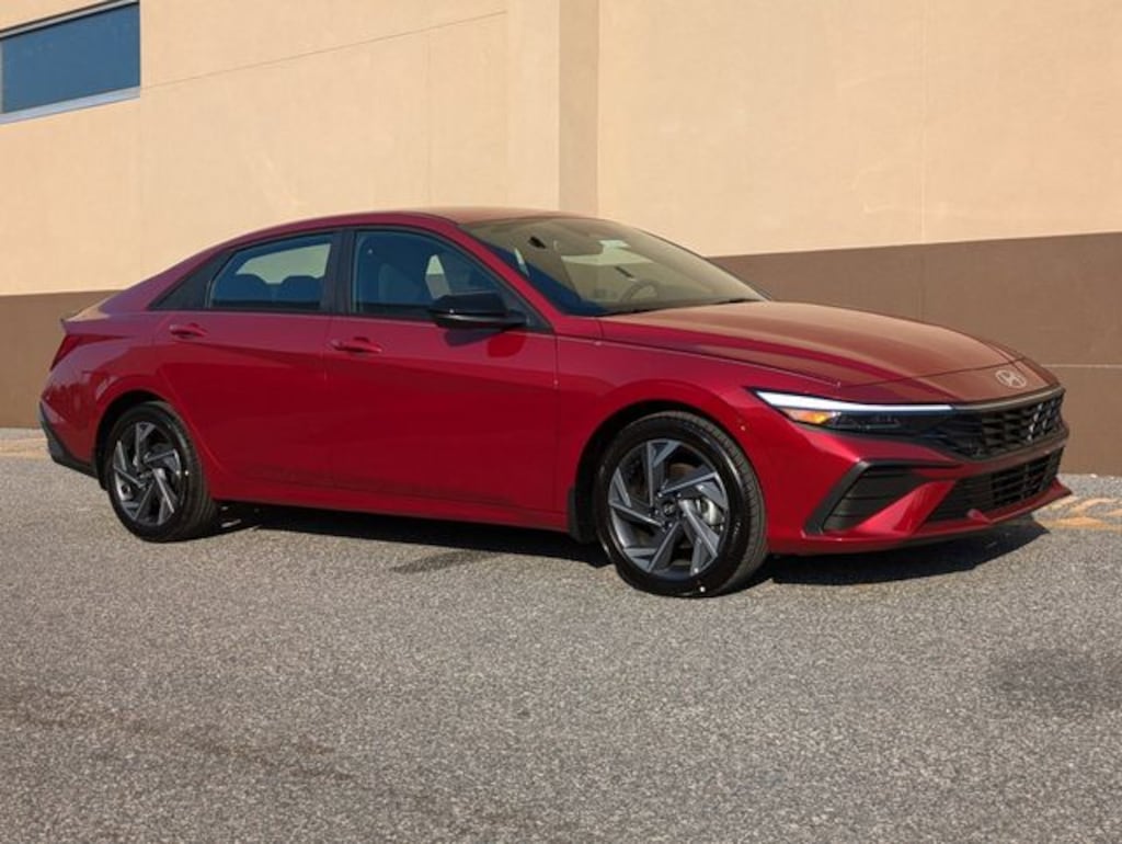 Certified 2025 Hyundai Elantra SEL Convenience Sedan