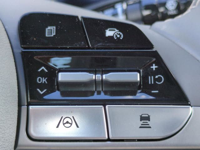 2025 Hyundai Elantra SEL - Photo 26