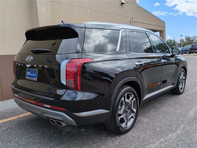 2024 Hyundai Palisade Limited photo 3